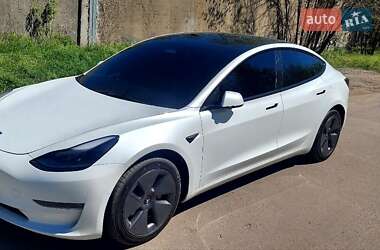 Седан Tesla Model 3 2022 в 