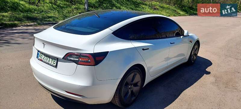 Седан Tesla Model 3 2022 в Днепре
