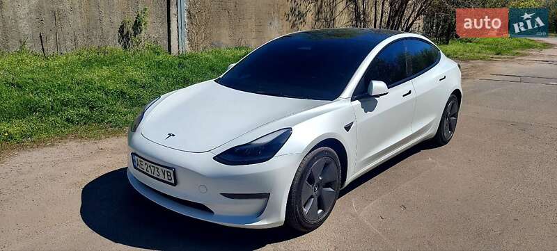 Седан Tesla Model 3 2022 в Днепре