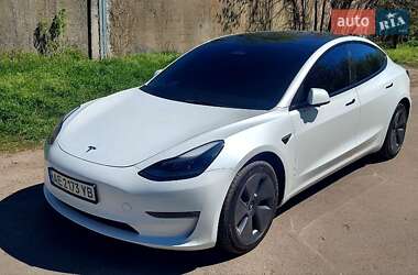Седан Tesla Model 3 2022 в 