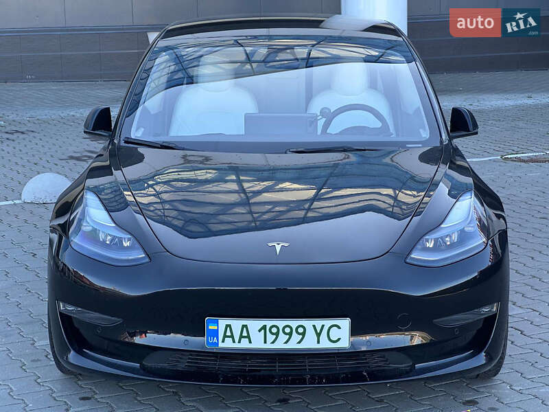Седан Tesla Model 3 2022 в Киеве