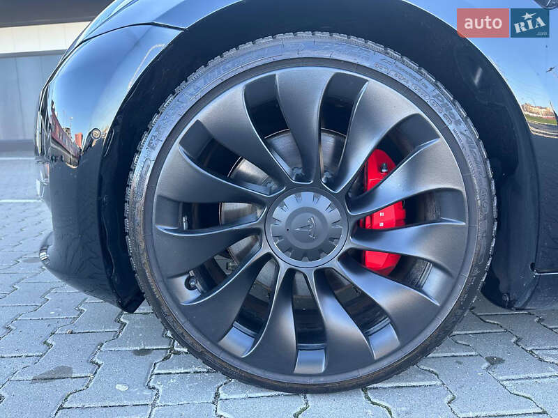 Седан Tesla Model 3 2022 в Киеве