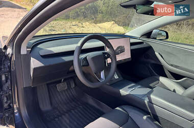 Седан Tesla Model 3 2024 в 