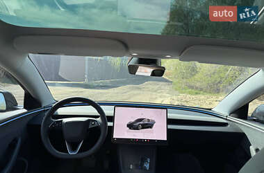 Седан Tesla Model 3 2024 в 