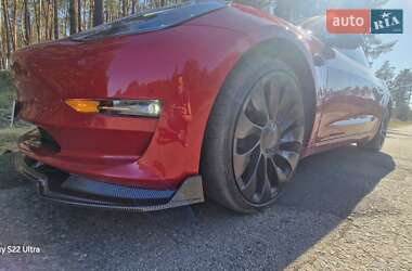 Седан Tesla Model 3 2022 в 