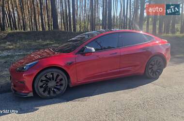 Седан Tesla Model 3 2022 в 