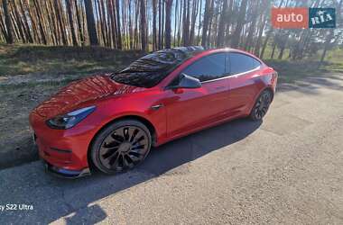 Седан Tesla Model 3 2022 в 