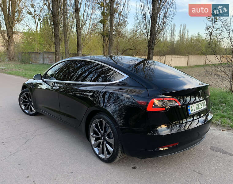 Седан Tesla Model 3 2019 в Ірпені