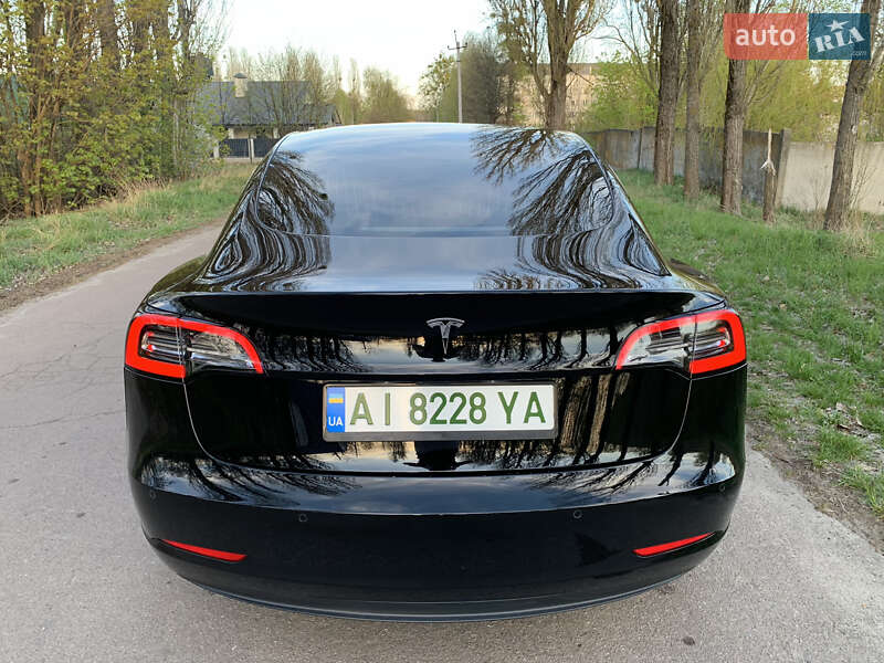 Седан Tesla Model 3 2019 в Ірпені