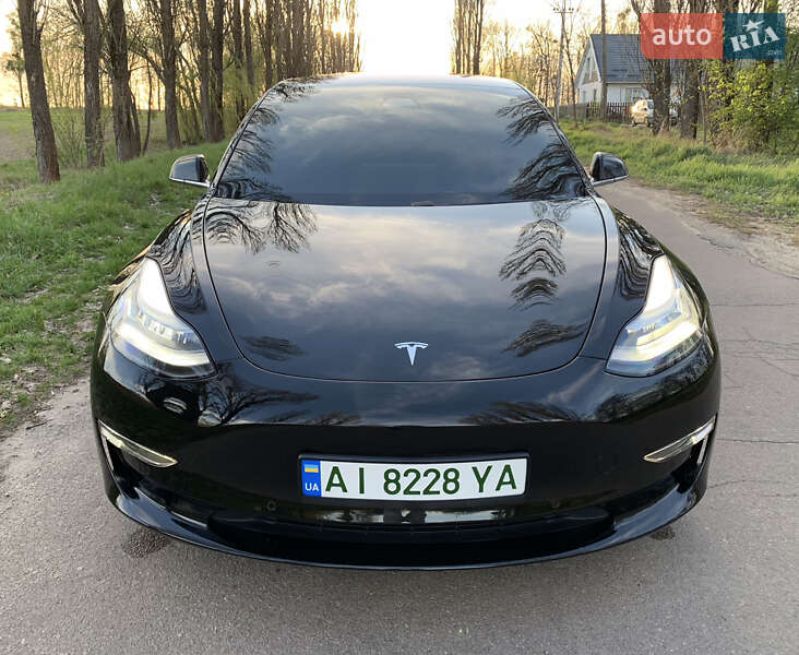 Седан Tesla Model 3 2019 в Ірпені