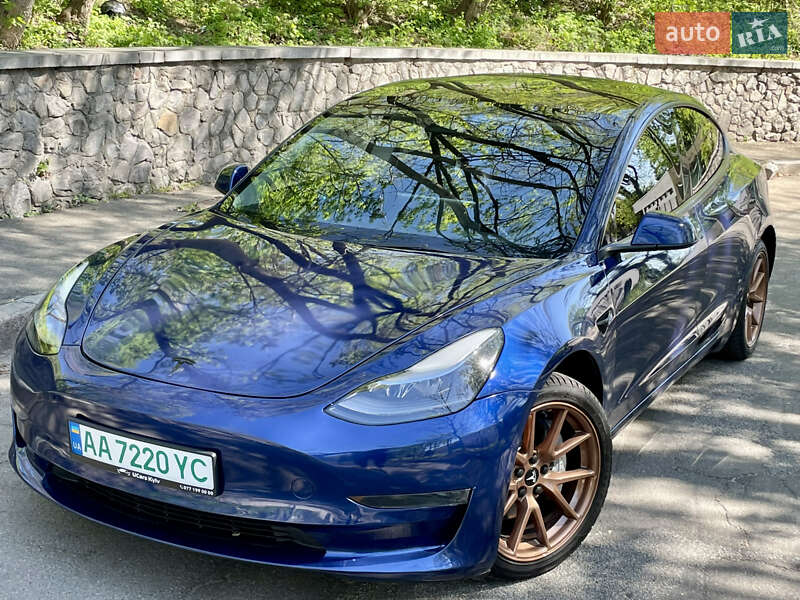 Tesla Model 3 2022
