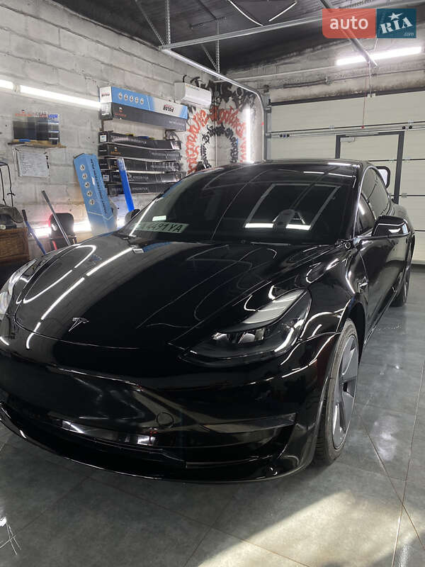 Седан Tesla Model 3 2023 в Тальном