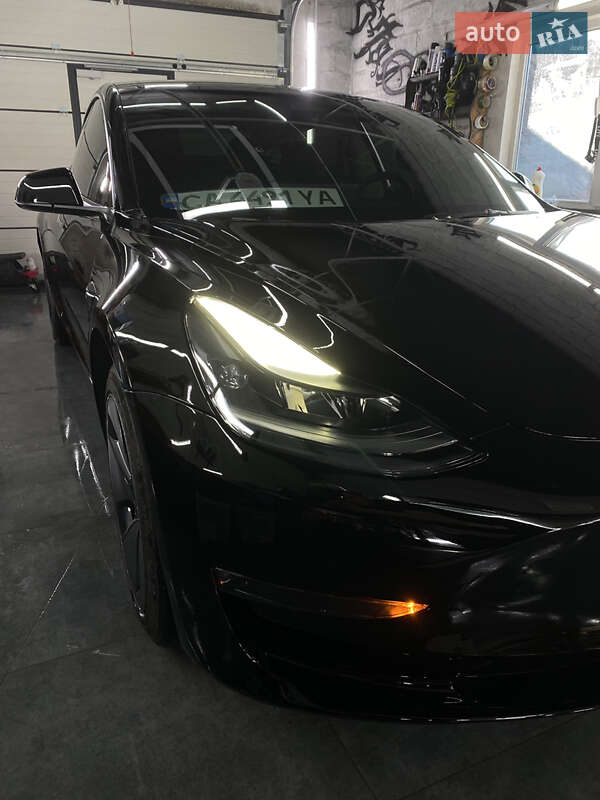 Седан Tesla Model 3 2023 в Тальном