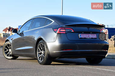 Седан Tesla Model 3 2018 в 