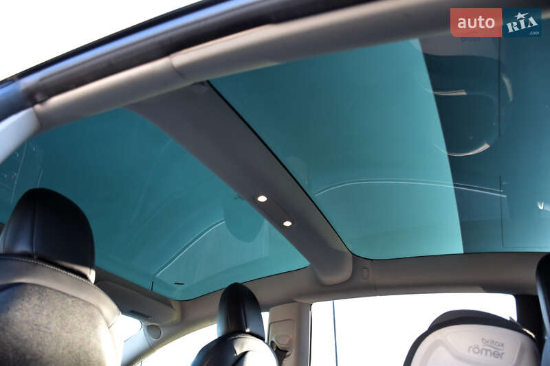 Седан Tesla Model 3 2018 в Дрогобыче