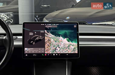 Седан Tesla Model 3 2018 в 