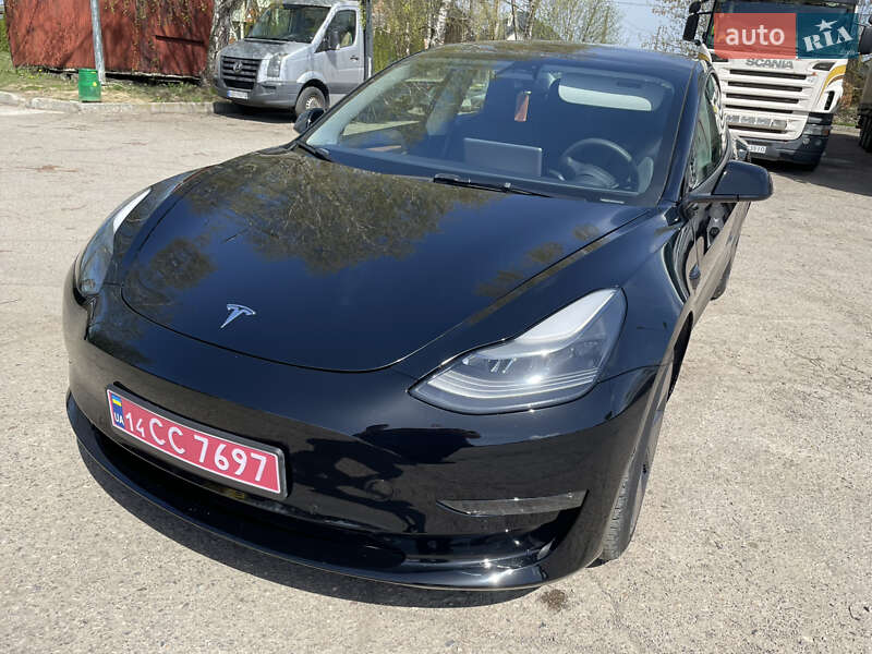 Седан Tesla Model 3 2022 в Самборі