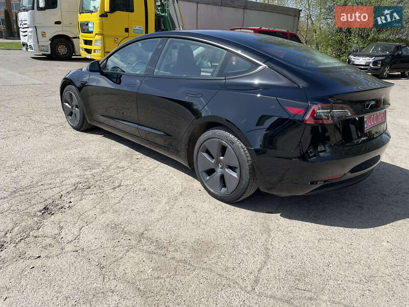 Седан Tesla Model 3 2022 в Самборі