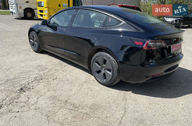 Седан Tesla Model 3 2022 в 