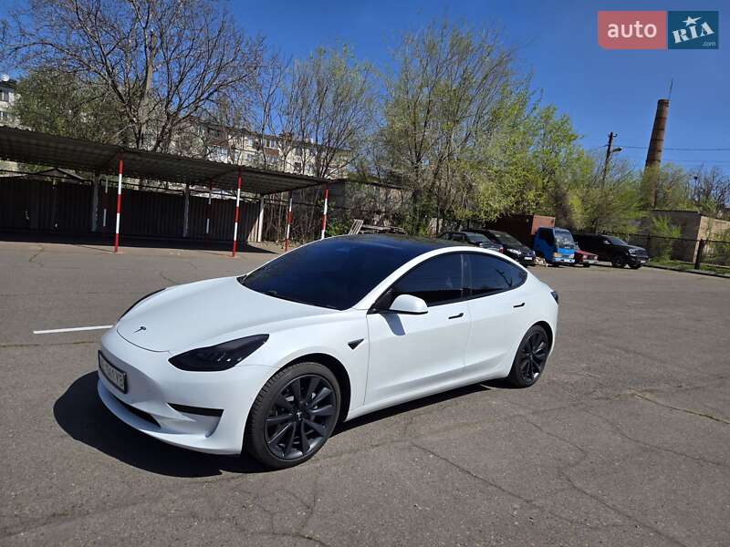 Tesla Model 3 2020