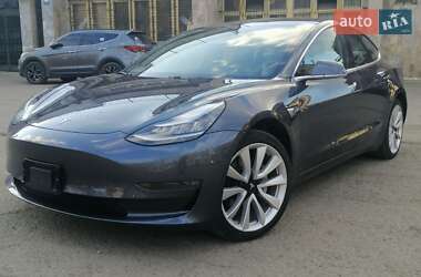 Седан Tesla Model 3 2019 в 