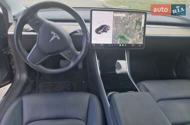 Седан Tesla Model 3 2019 в 
