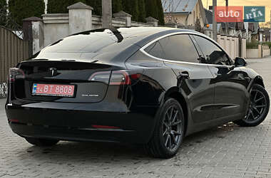 Седан Tesla Model 3 2019 в 