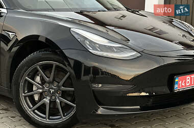 Седан Tesla Model 3 2019 в 