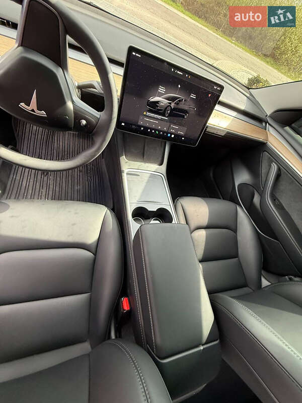 Седан Tesla Model 3 2023 в Трускавце