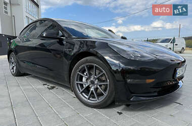 Седан Tesla Model 3 2023 в 