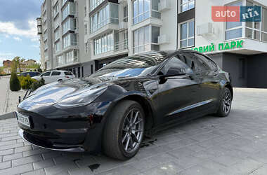 Седан Tesla Model 3 2023 в 