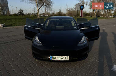 Седан Tesla Model 3 2019 в 