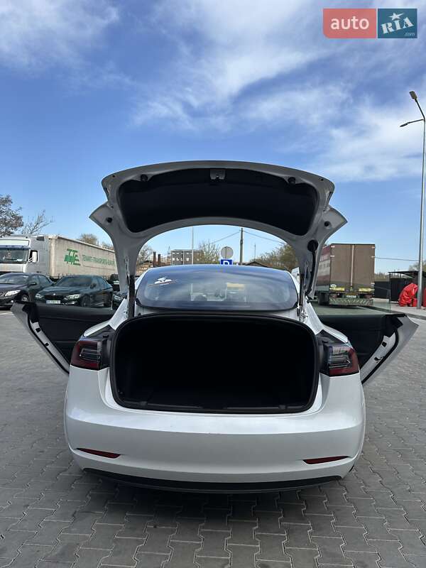 Седан Tesla Model 3 2022 в Одесі