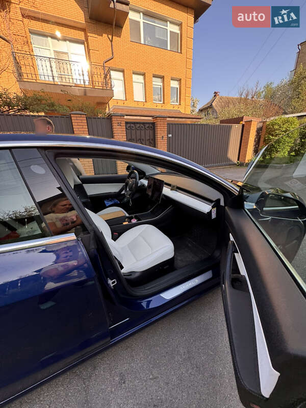 Седан Tesla Model 3 2019 в Киеве фото 9 Седан Tesla Model 3 2019 в Киеве