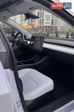 Седан Tesla Model 3 2018 в 