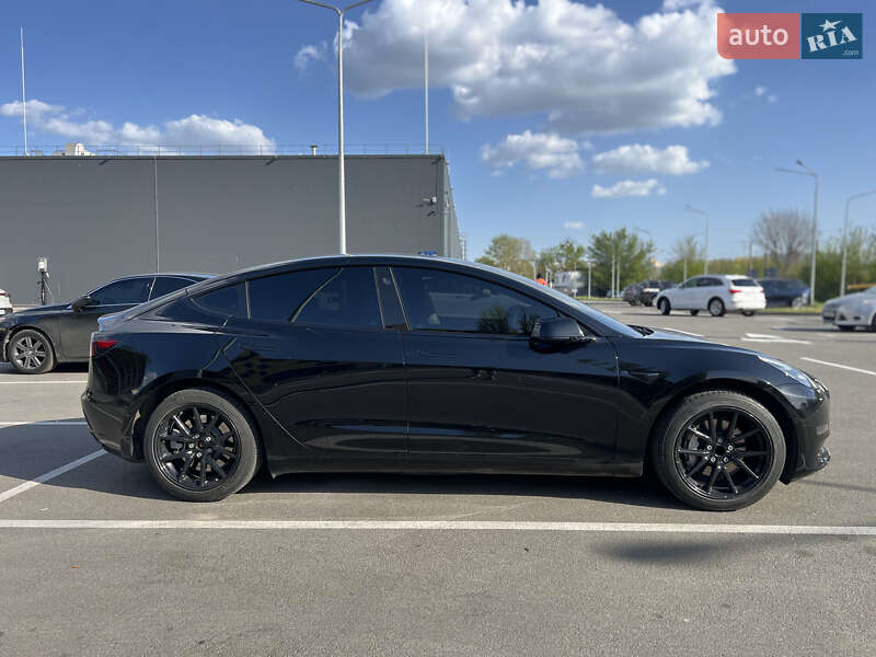 Седан Tesla Model 3 2019 в Киеве