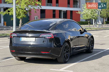Седан Tesla Model 3 2019 в 