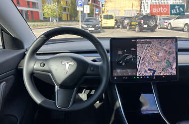 Седан Tesla Model 3 2019 в 