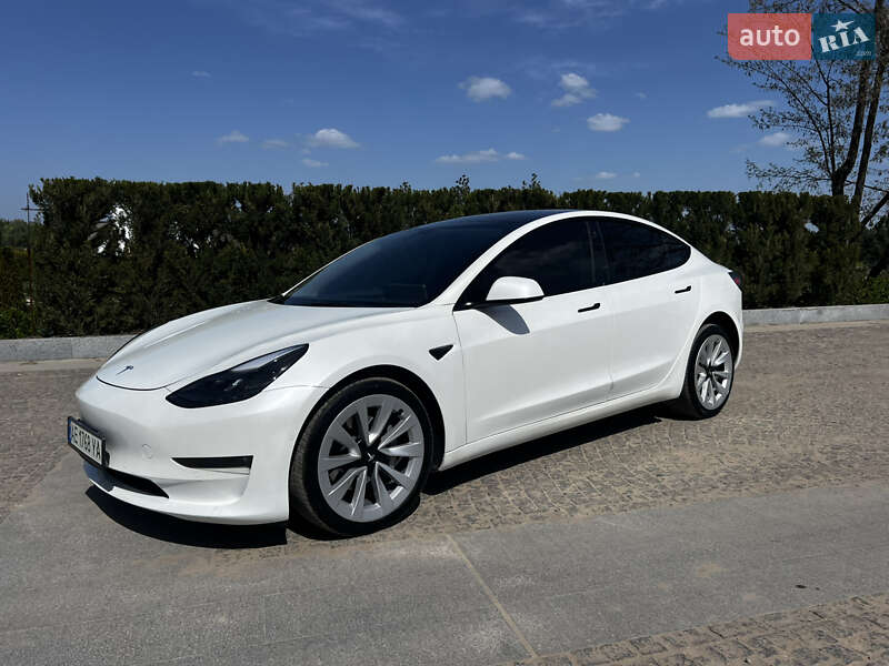 Седан Tesla Model 3 2022 в Дніпрі