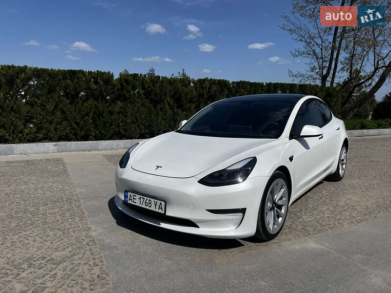 Седан Tesla Model 3 2022 в Днепре