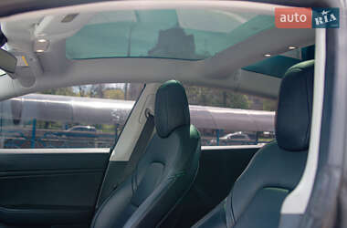 Седан Tesla Model 3 2018 в 