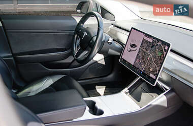 Седан Tesla Model 3 2018 в 