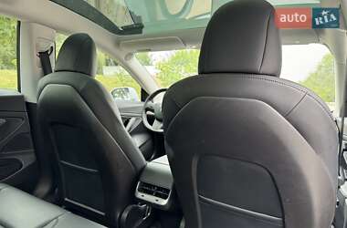 Седан Tesla Model 3 2019 в 