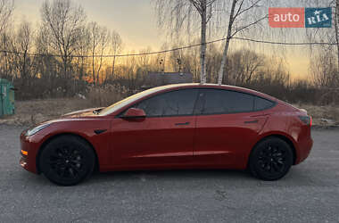 Седан Tesla Model 3 2021 в 