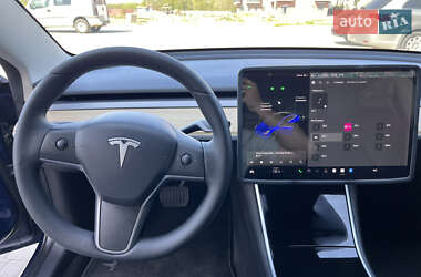 Седан Tesla Model 3 2019 в 