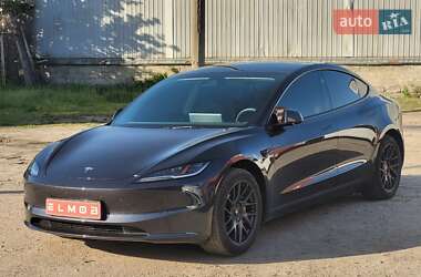 Седан Tesla Model 3 2024 в 