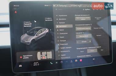 Седан Tesla Model 3 2021 в 