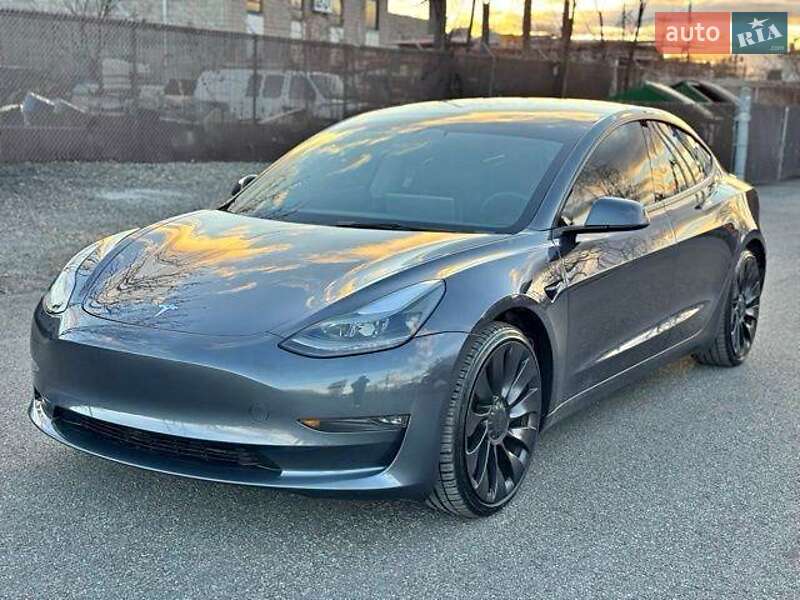 Седан Tesla Model 3 2020 в Вінниці