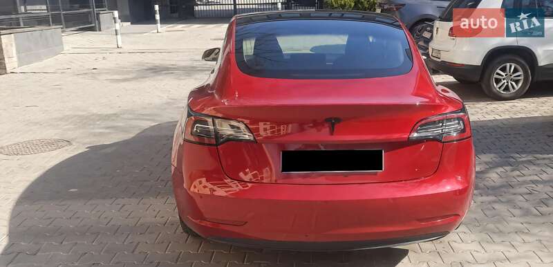 Седан Tesla Model 3 2019 в Ужгороді