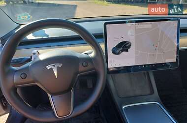 Седан Tesla Model 3 2021 в 